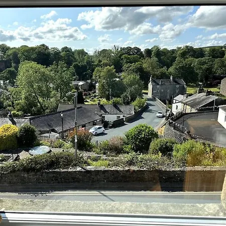 A Cosy Flat With A Dales View *